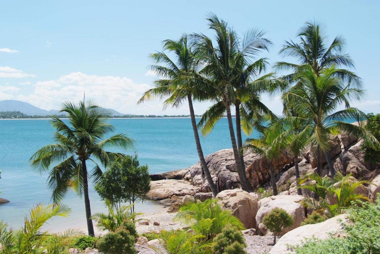 Coral Cove Apartments - Absolute Beachfront Resort Bowen Esterno foto
