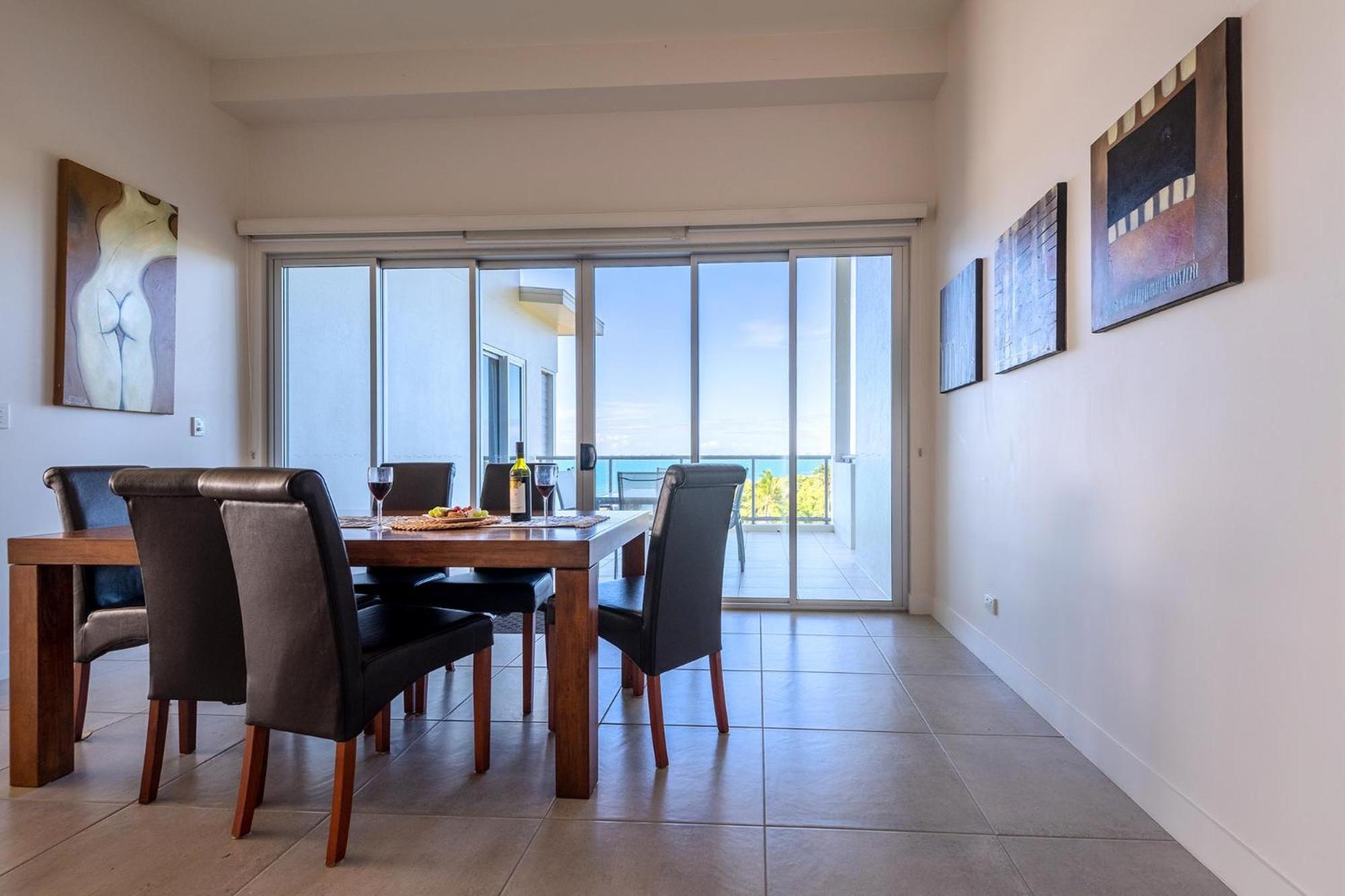 Coral Cove Apartments - Absolute Beachfront Resort Bowen Esterno foto