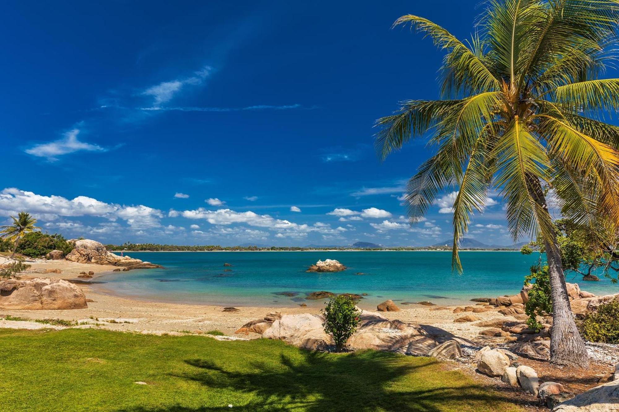Coral Cove Apartments - Absolute Beachfront Resort Bowen Esterno foto