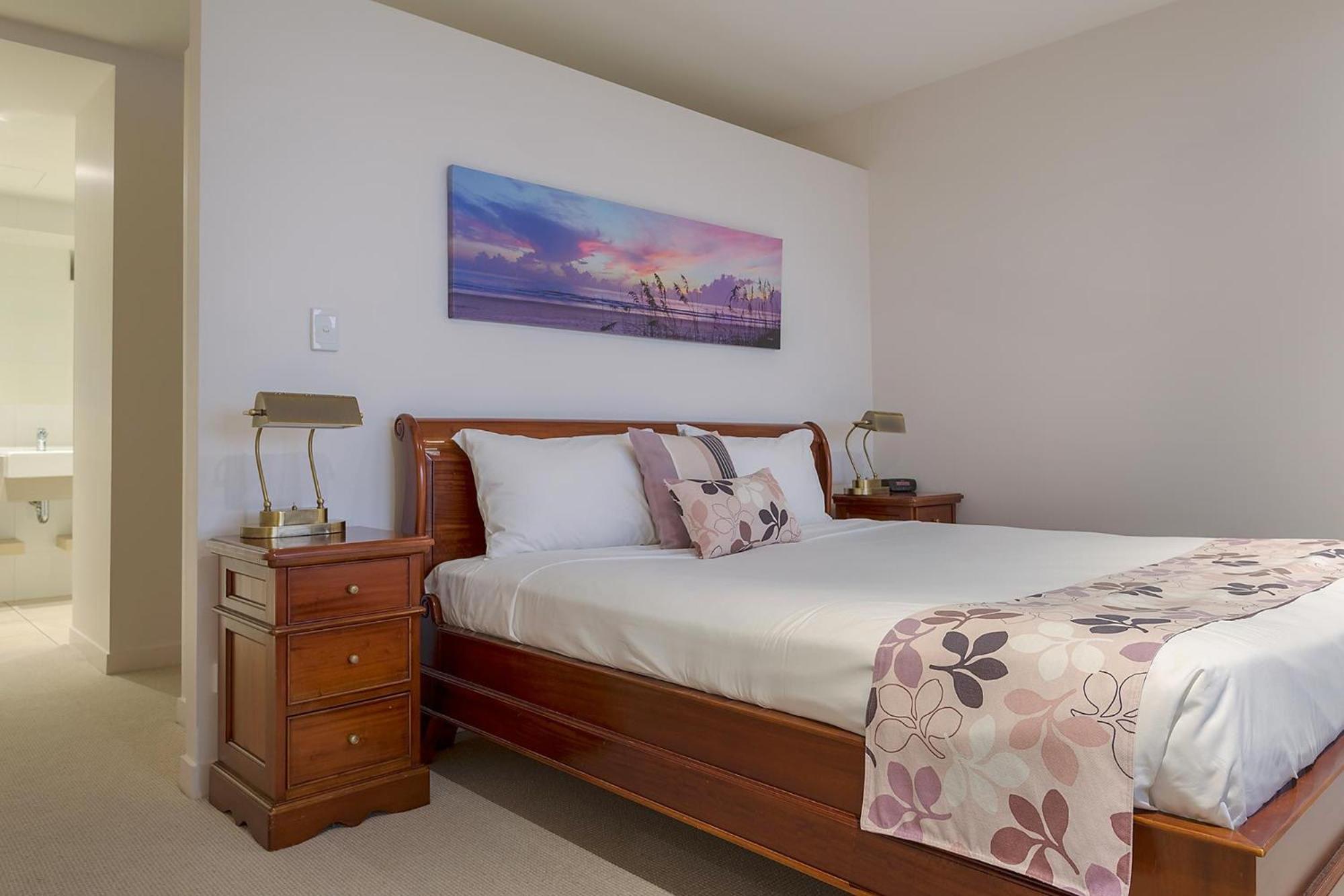 Coral Cove Apartments - Absolute Beachfront Resort Bowen Esterno foto