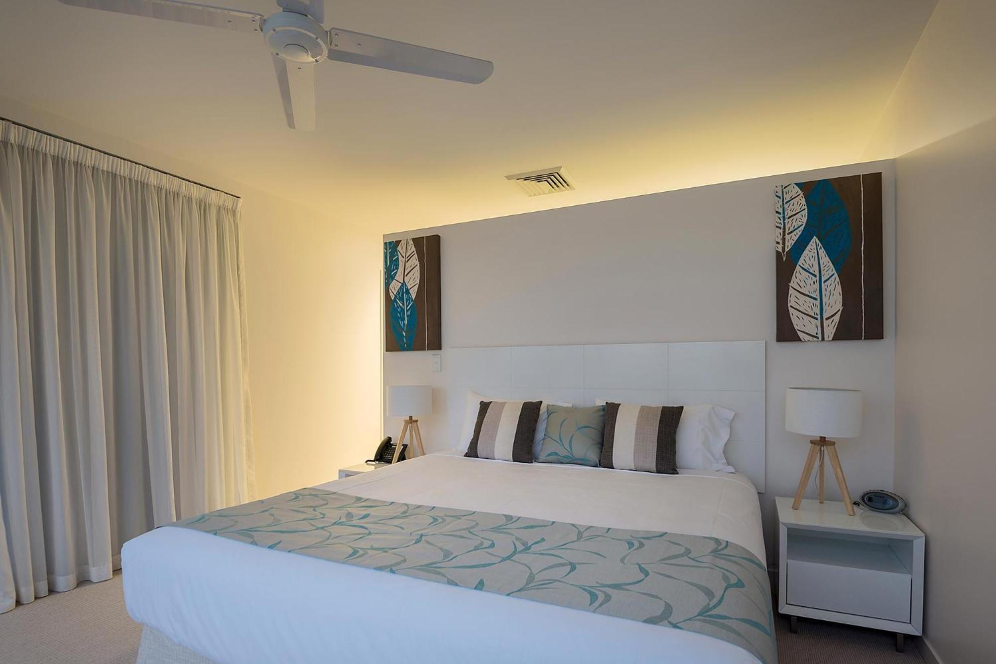 Coral Cove Apartments - Absolute Beachfront Resort Bowen Esterno foto
