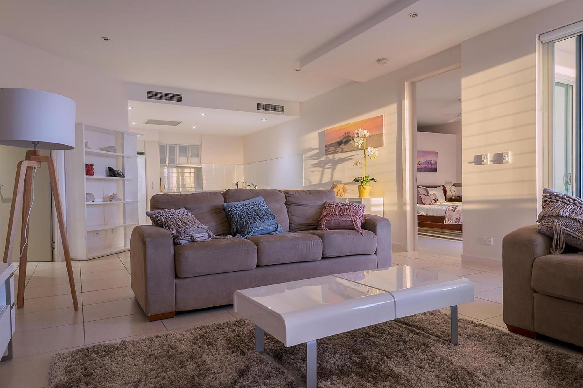 Coral Cove Apartments - Absolute Beachfront Resort Bowen Esterno foto