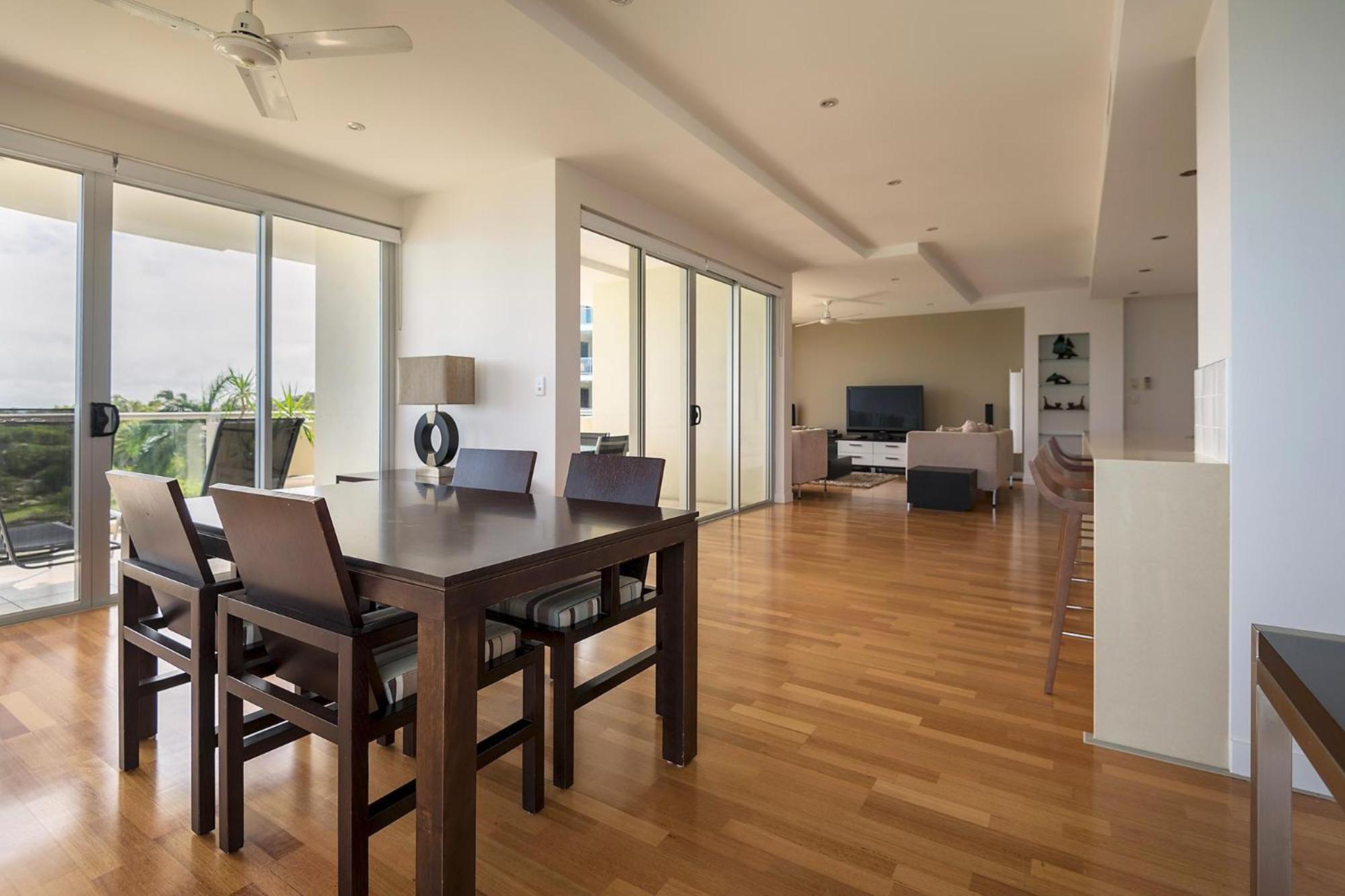 Coral Cove Apartments - Absolute Beachfront Resort Bowen Esterno foto