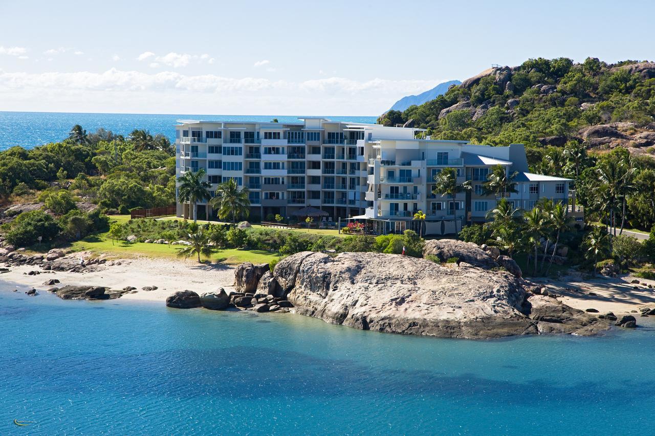 Coral Cove Apartments - Absolute Beachfront Resort Bowen Esterno foto