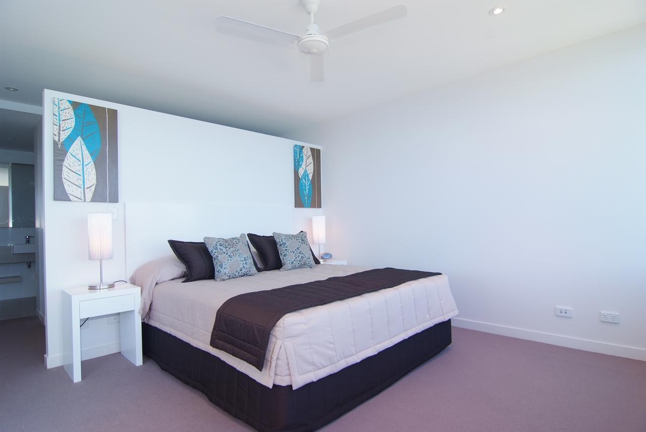 Coral Cove Apartments - Absolute Beachfront Resort Bowen Esterno foto