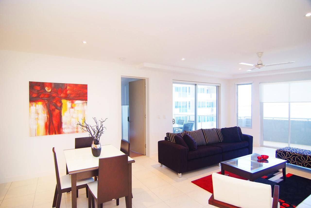 Coral Cove Apartments - Absolute Beachfront Resort Bowen Esterno foto