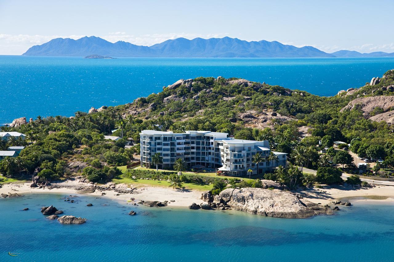 Coral Cove Apartments - Absolute Beachfront Resort Bowen Esterno foto